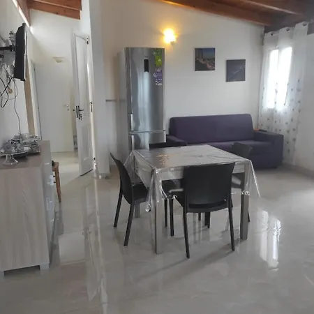 Casa vacanze Lu Sole, Lu Mare E Lu Ientu Torre Lapillo