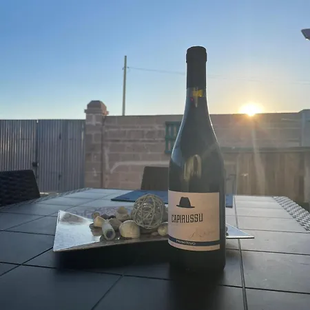 Lu Sole, Lu Mare E Lu Ientu Torre Lapillo